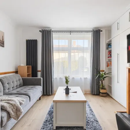 Luxurious 4 Bedroom Home